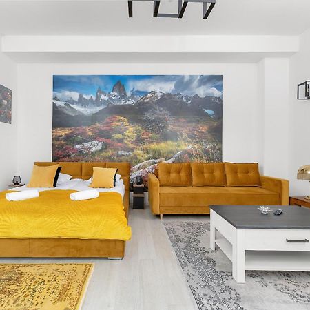 Nowoczesne I Stylowe Apartamenty W Centrum Bytomia Blisko Rynku By Noclegi Renters Esterno foto