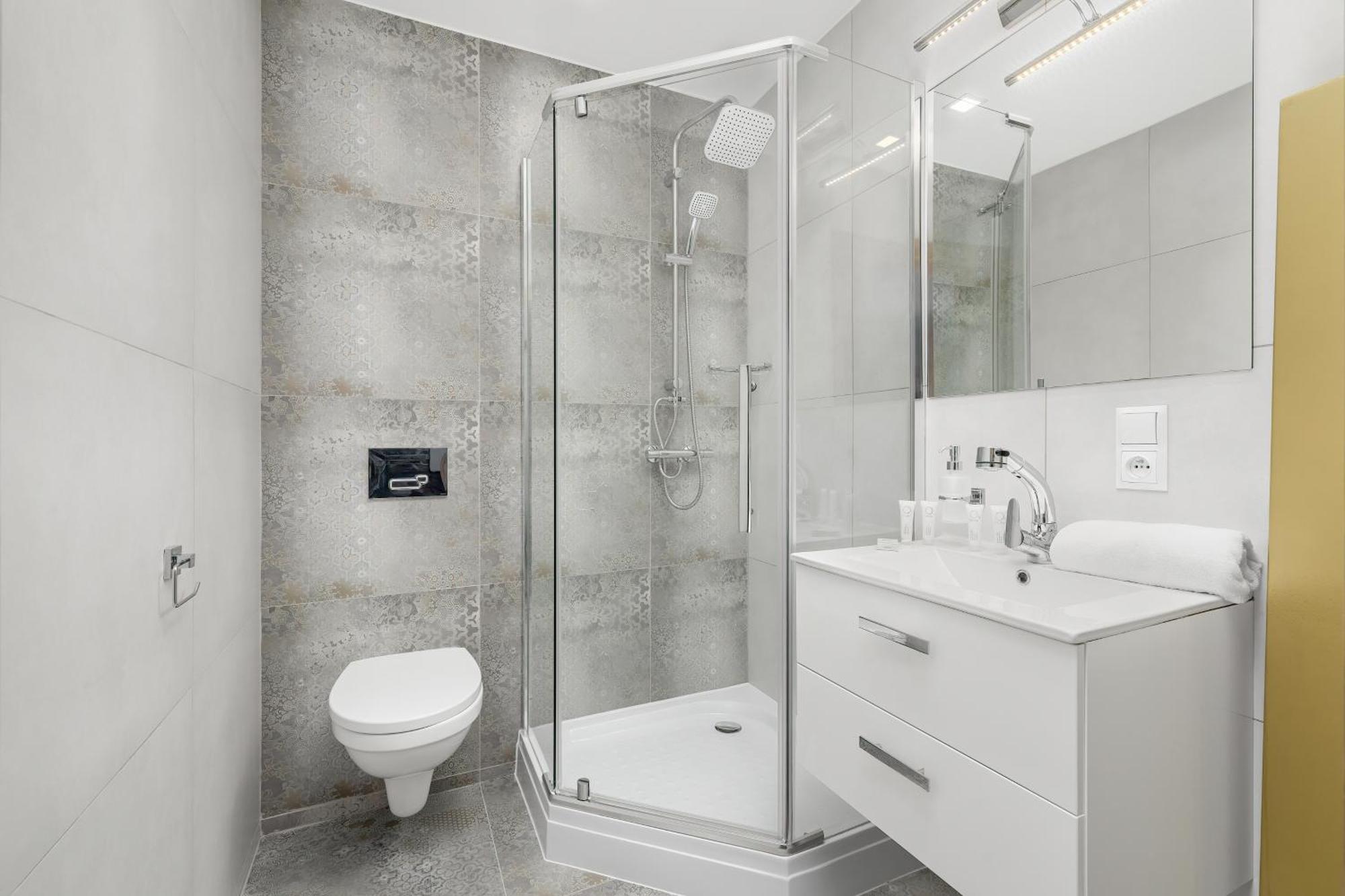 Nowoczesne I Stylowe Apartamenty W Centrum Bytomia Blisko Rynku By Noclegi Renters Esterno foto