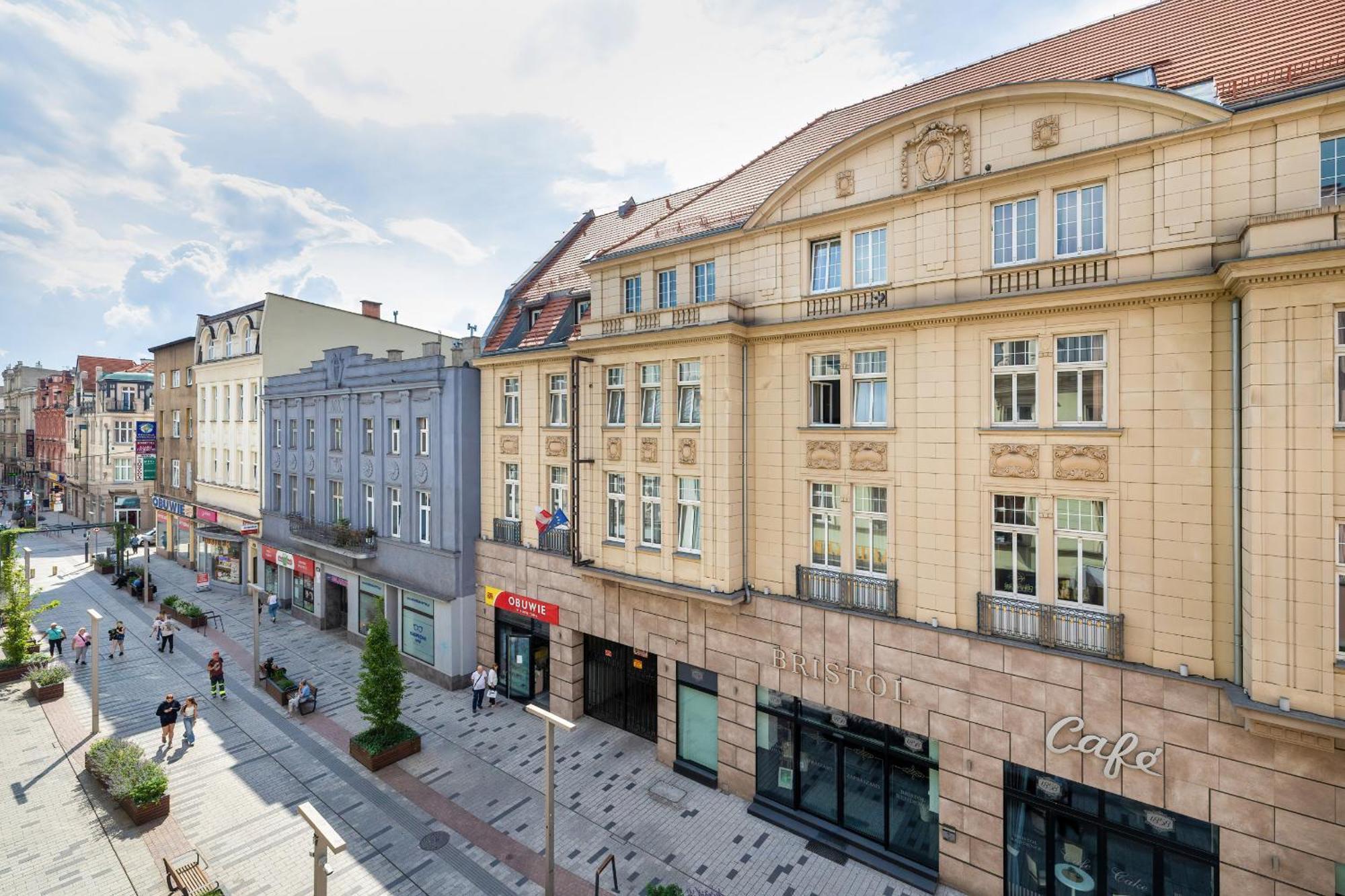 Nowoczesne I Stylowe Apartamenty W Centrum Bytomia Blisko Rynku By Noclegi Renters Esterno foto